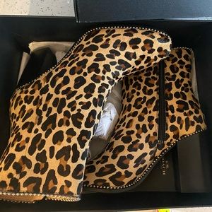 New in box Coach Drea ankle boots Booties 7.5